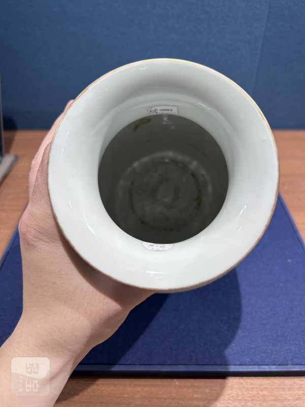 民国 王锡良粉彩开光虎溪三笑 三顾茅庐图瓶 - 图8